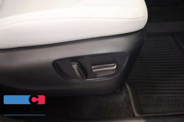 Used 2025 Toyota Grand Highlander AWD Hybrid image 28