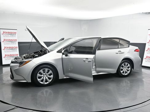 Used 2023 Toyota Corolla LE image 42