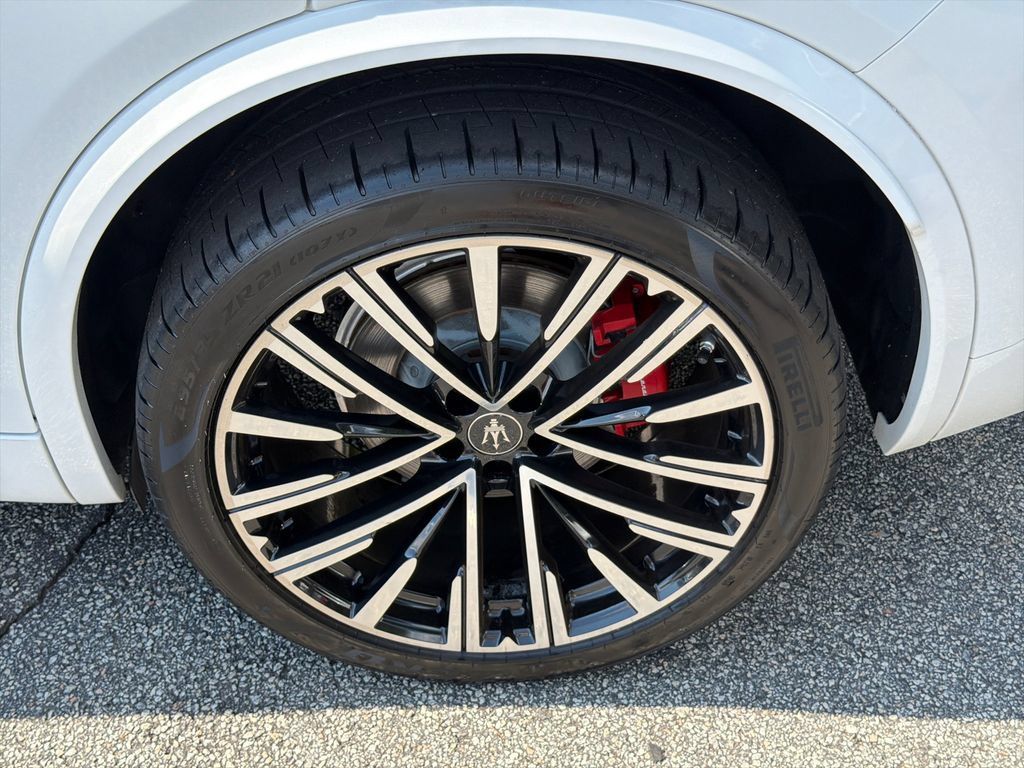 Used 2023 Maserati Grecale Modena AWD/4WD image 19