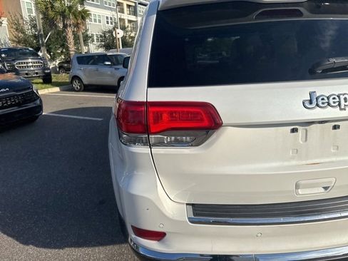 Used 2018 Jeep Grand Cherokee Summit w/ Trailer Tow Group IV image 7