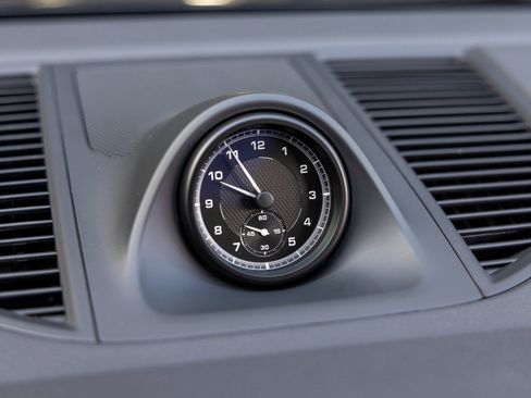 Certified 2025 Porsche Macan image 34