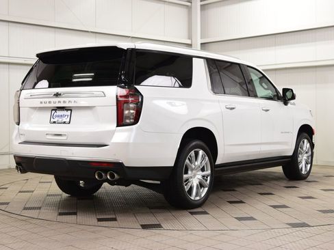 Used 2024 Chevrolet Suburban High Country image 8
