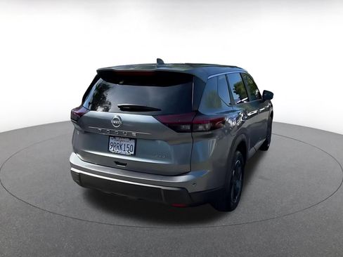 Used 2025 Nissan Rogue SV AWD/4WD image 14