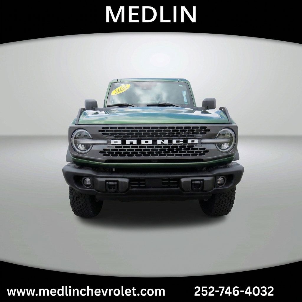 Used 2025 Ford Bronco Badlands AWD/4WD image 4