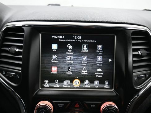 Used 2017 Jeep Grand Cherokee Altitude image 16