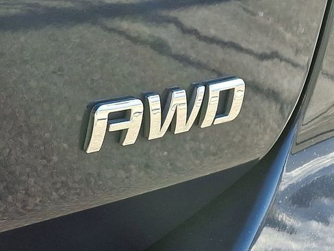 Used 2018 Chevrolet Equinox LS image 30