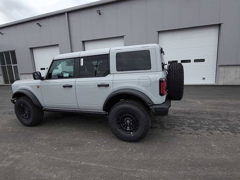 New 2026 Ford Bronco Badlands image 6