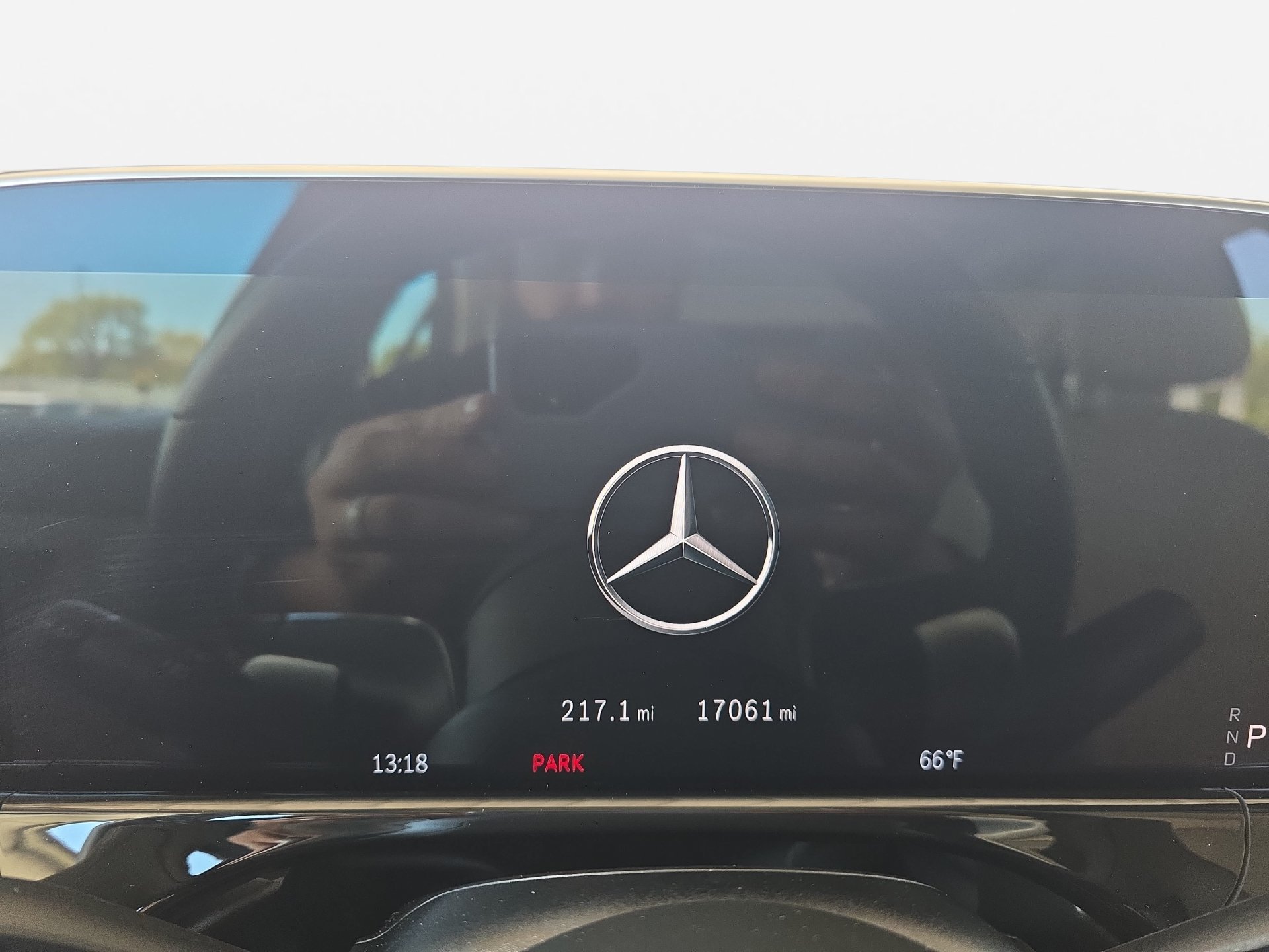 Used 2025 Mercedes-Benz E 350 4MATIC Sedan image 19