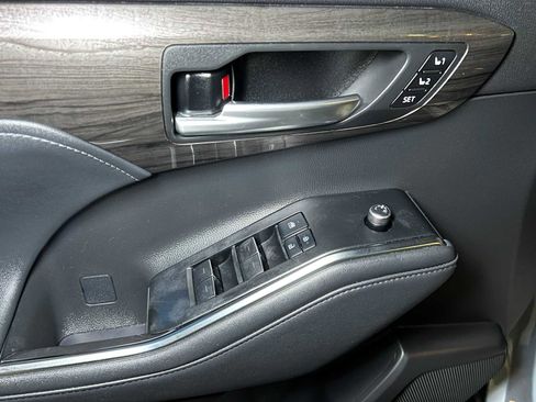 Used 2021 Toyota Highlander Platinum image 23