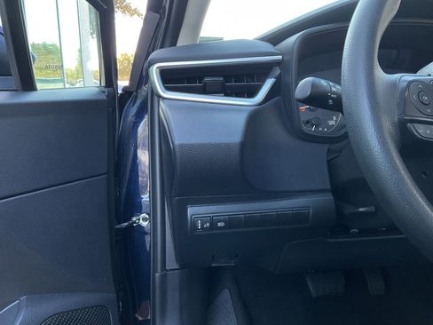 Used 2024 Toyota Corolla LE image 23