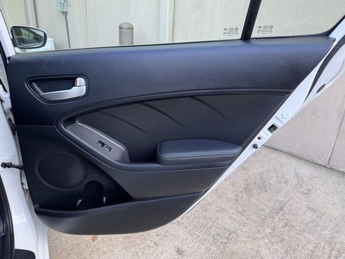 Used 2017 Kia Forte LX image 16