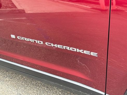 Used 2023 Jeep Grand Cherokee L Limited w/ Trailer Tow Group (B) AWD/4WD image 2