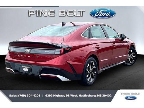 Used 2025 Hyundai Sonata SEL FWD image 11