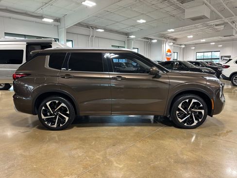 Used 2022 Mitsubishi Outlander SEL image 8