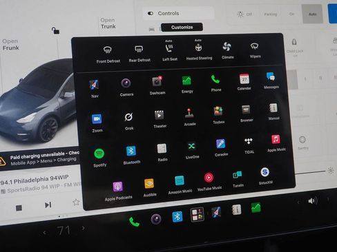 Used 2022 Tesla Model Y Long Range AWD/4WD image 16