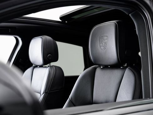 New 2025 Porsche Macan image 10