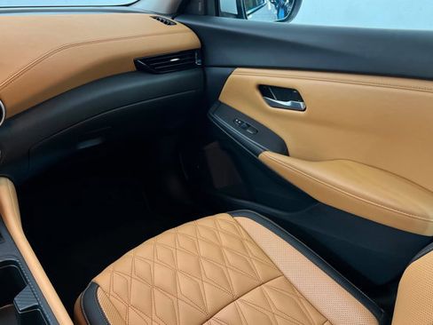 Used 2025 Nissan Sentra SV w/ SV Premium Package image 10