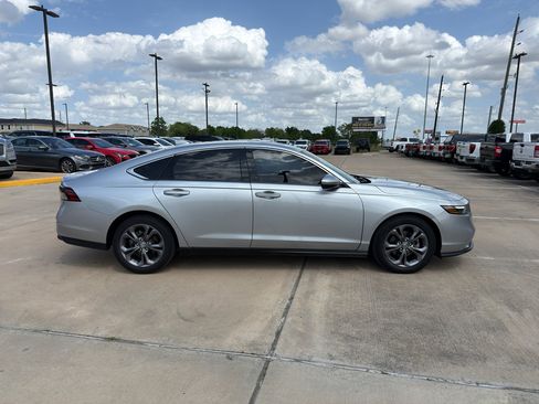 Used 2024 Honda Accord EX image 4