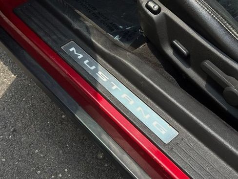 Used 2010 Ford Mustang Premium RWD image 7