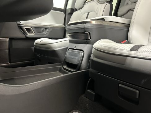 Used 2024 Rivian R1S Adventure image 33