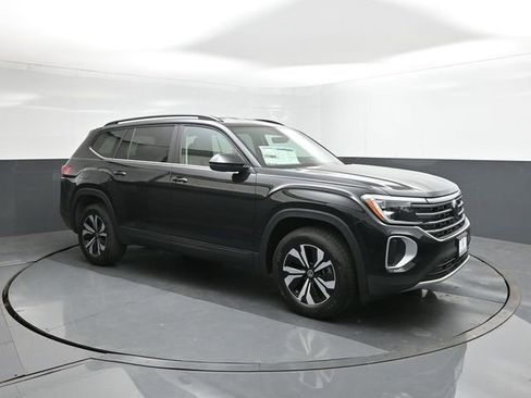 New 2026 Volkswagen Atlas SE image 17