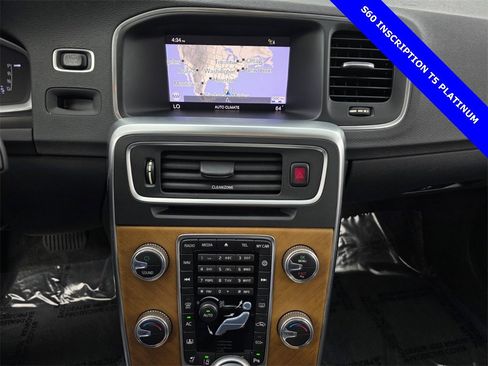 Used 2018 Volvo S60 T5 Inscription Platinum image 23