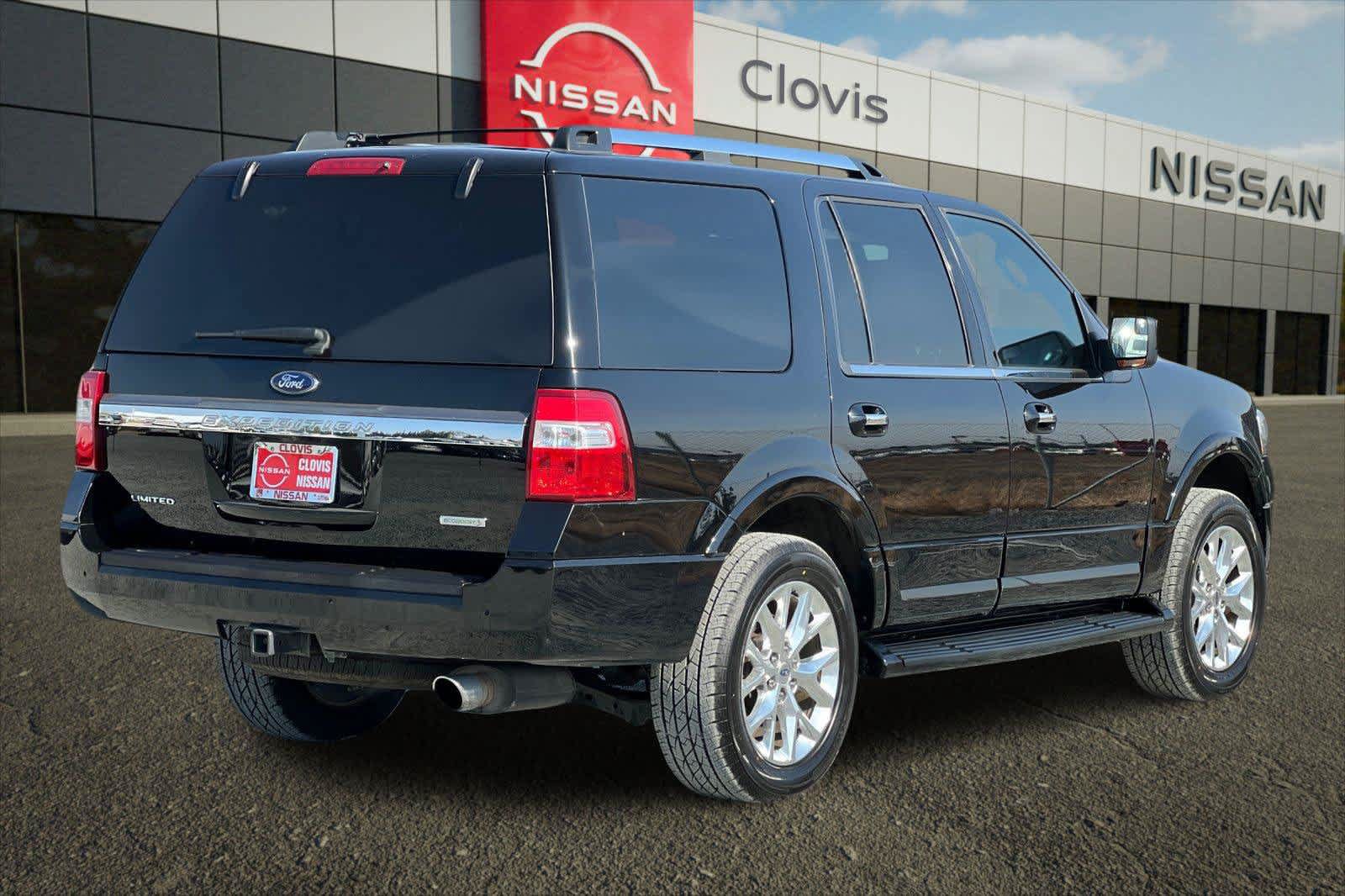 Used 2017 Ford Expedition Limited RWD image 2