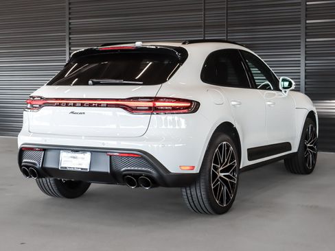 Certified 2026 Porsche Macan AWD/4WD image 10