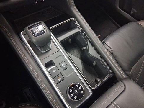 Used 2023 Nissan Pathfinder Platinum image 16