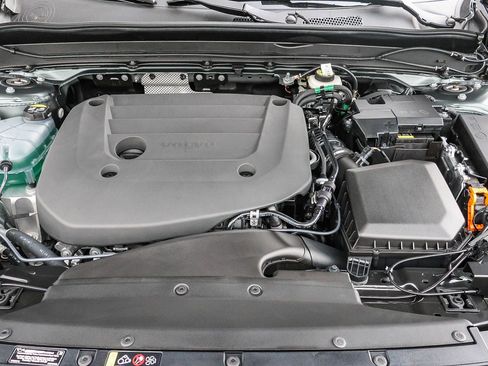 New 2026 Volvo XC40 B5 Plus w/ Protection Package Premier image 38