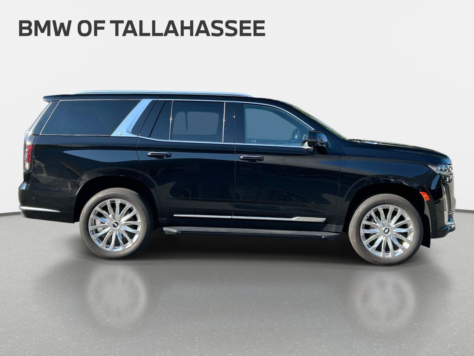 Used 2024 Cadillac Escalade Premium Luxury AWD/4WD image 2