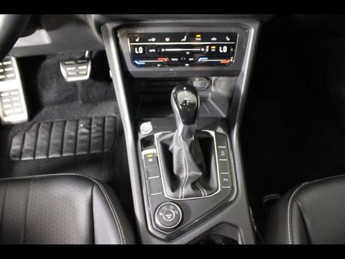 Used 2022 Volkswagen Tiguan SE R-Line AWD/4WD image 26