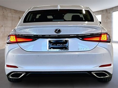 New 2025 Lexus ES 350 w/ Premium Package image 4