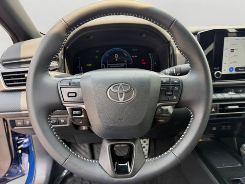 Used 2026 Toyota Camry SE w/ Convenience Package FWD image 19