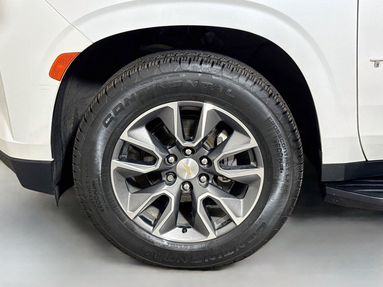 Used 2023 Chevrolet Tahoe LT w/ Luxury Package AWD/4WD image 32