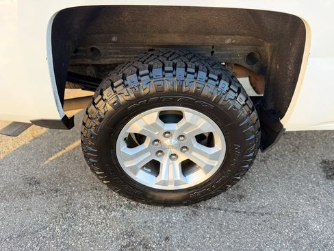 Used 2018 Chevrolet Silverado 1500 LT w/ All Star Edition AWD/4WD image 8