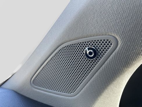 Used 2023 Volkswagen Taos SEL image 18