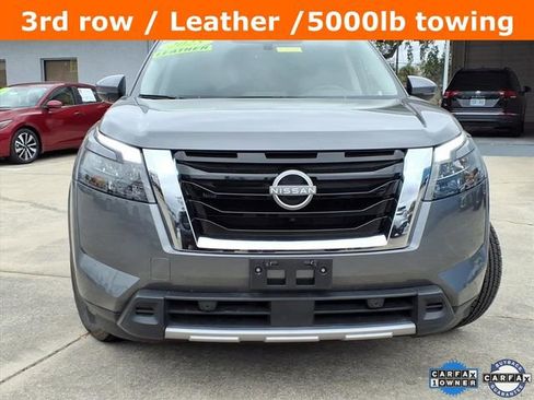 Certified 2025 Nissan Pathfinder SL FWD image 3