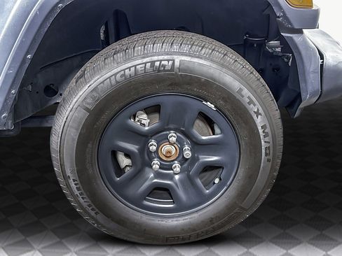 Used 2019 Jeep Wrangler Sport image 36