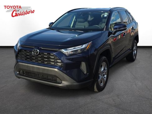 Used 2022 Toyota RAV4 XLE FWD image 1