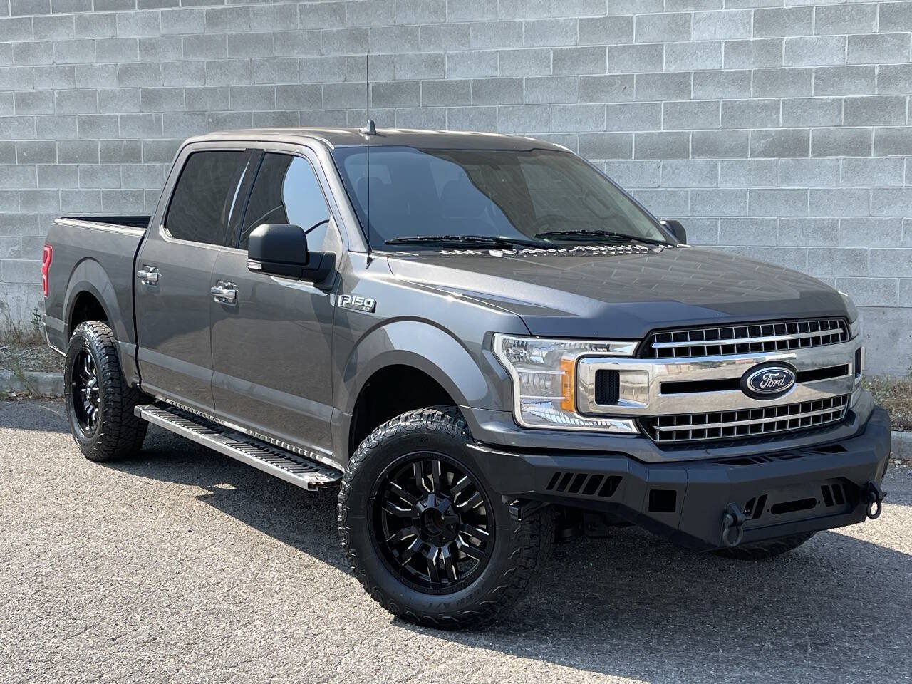 Used 2018 Ford F150 XLT w/ Equipment Group 302A Luxury AWD/4WD image 1