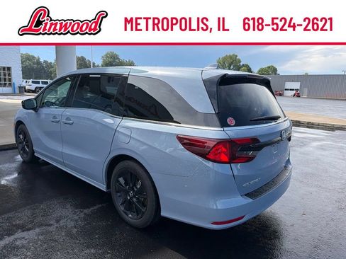 Used 2024 Honda Odyssey Sport image 4