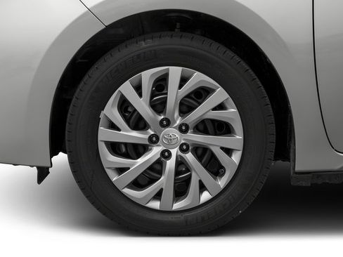 Used 2018 Toyota Corolla LE w/ Body Protection Package FWD image 11