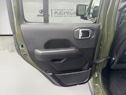 Used 2024 Jeep Wrangler Unlimited Rubicon 4xe image 24