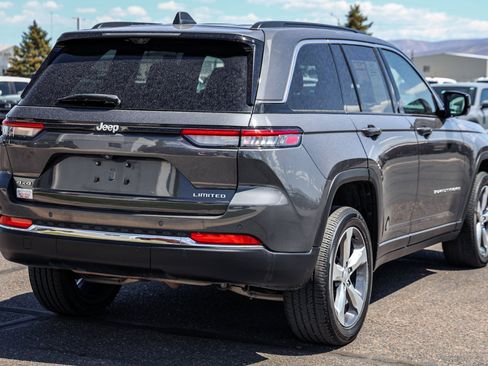 Used 2025 Jeep Grand Cherokee Limited w/ Luxury Tech Group II AWD/4WD image 4