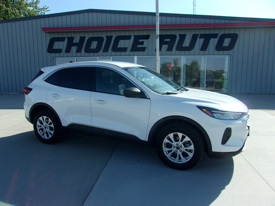 Used 2023 Ford Escape Active AWD/4WD image 2