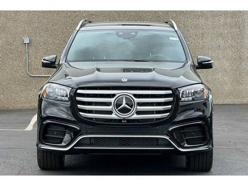 Used 2024 Mercedes-Benz GLS 450 4MATIC image 5