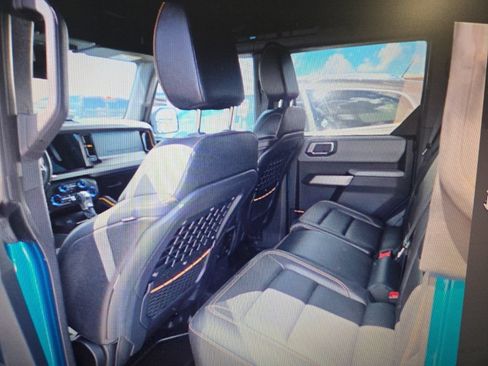 Used 2023 Ford Bronco Badlands AWD/4WD image 11