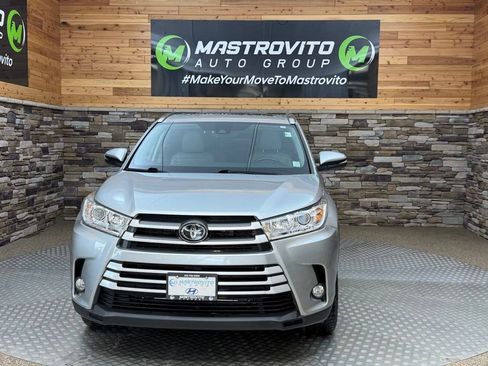Used 2018 Toyota Highlander XLE AWD/4WD image 5