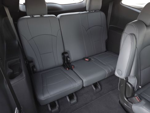 Used 2023 Buick Enclave Essence w/ Sport Touring Edition image 35